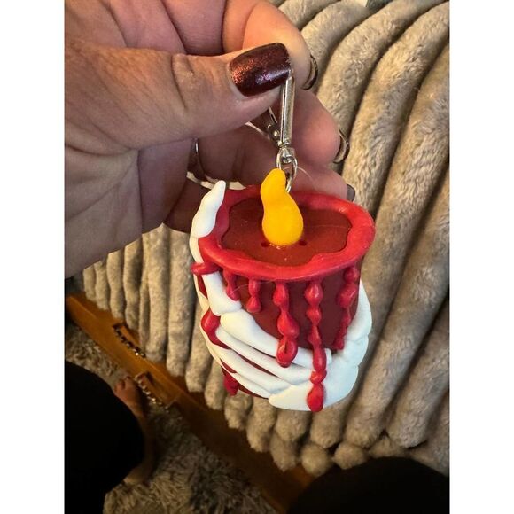 Bath & body works pocketbak holder nwt skeleton hand candle blood - Picture 3 of 10